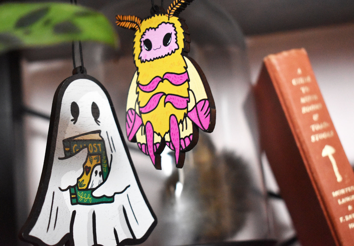 Wooden Sheet Ghost & Book Hanging Decoration/Shelf Guardian - ihadotherplans